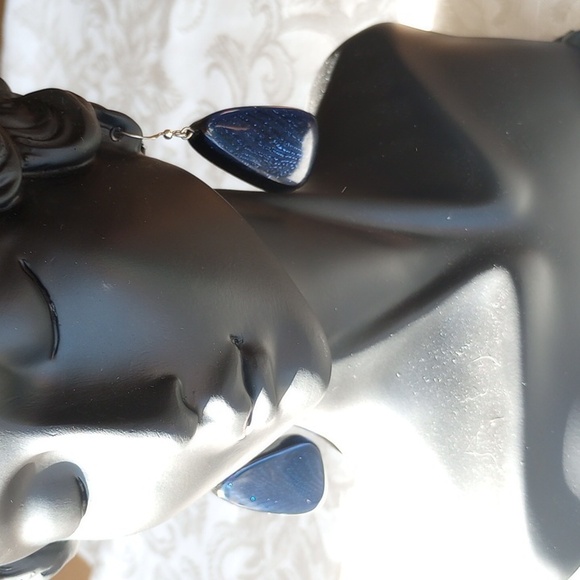 Faux blue monarch butterfly wing in acrylic lucite vintage hook earrings - Picture 2 of 5